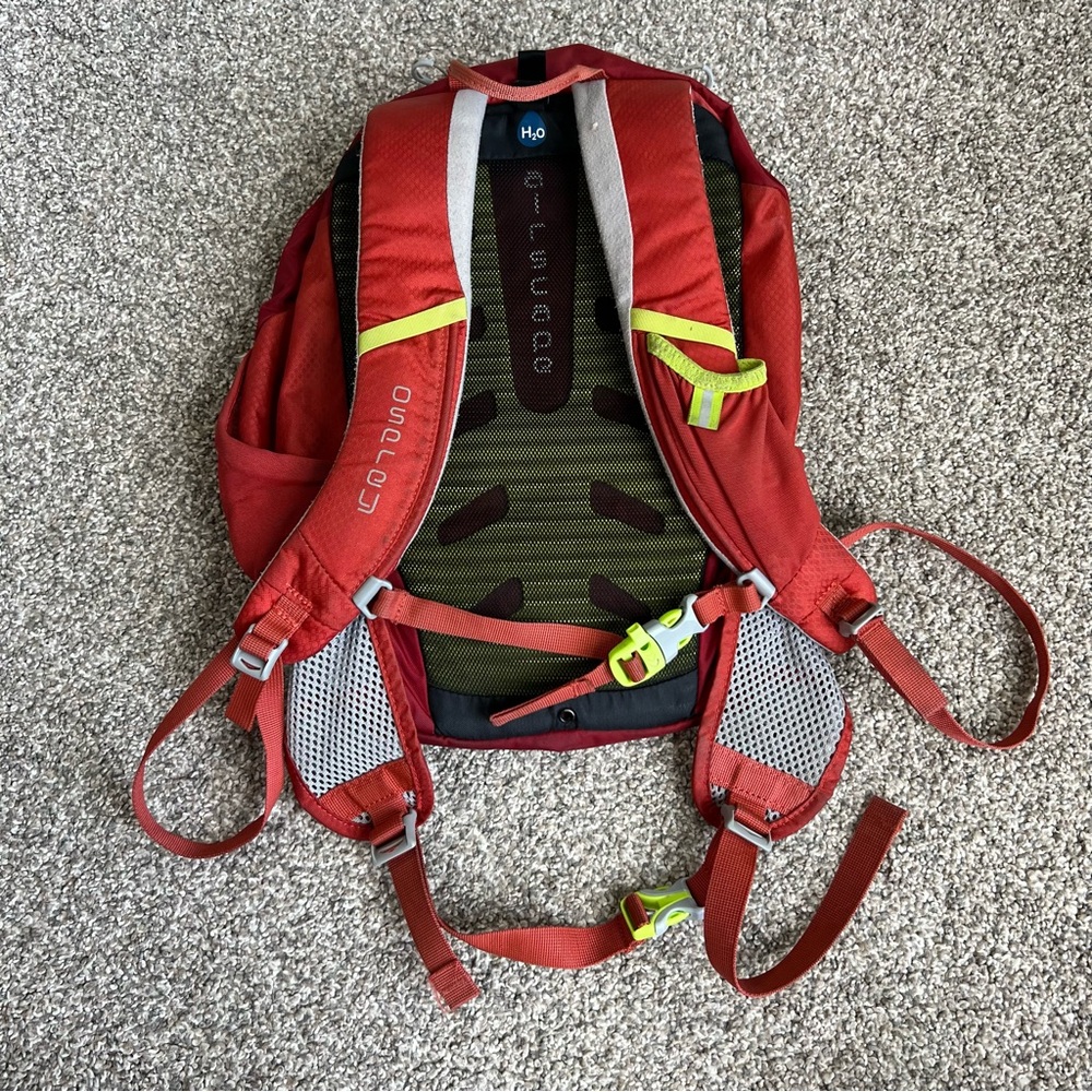 Osprey Jet 12 Youth Hiking Outdoor Camping Backpack Hydration Compatible Red - Picture 10 of 11